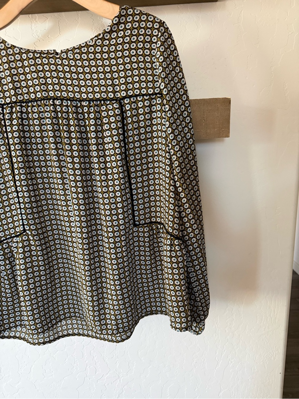 LOFT Black and White Printed Long Sleeve Blouse